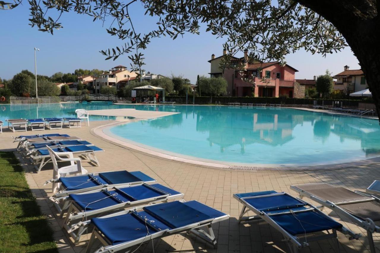 Maloma Peschiera del Garda Exterior foto